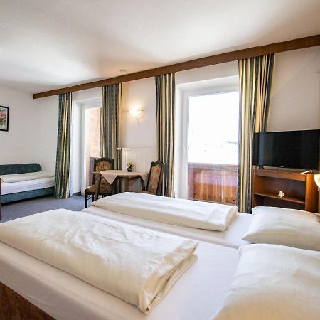 Pension Nina & Gasthof Alpenrose Gschnitz Екстериор снимка