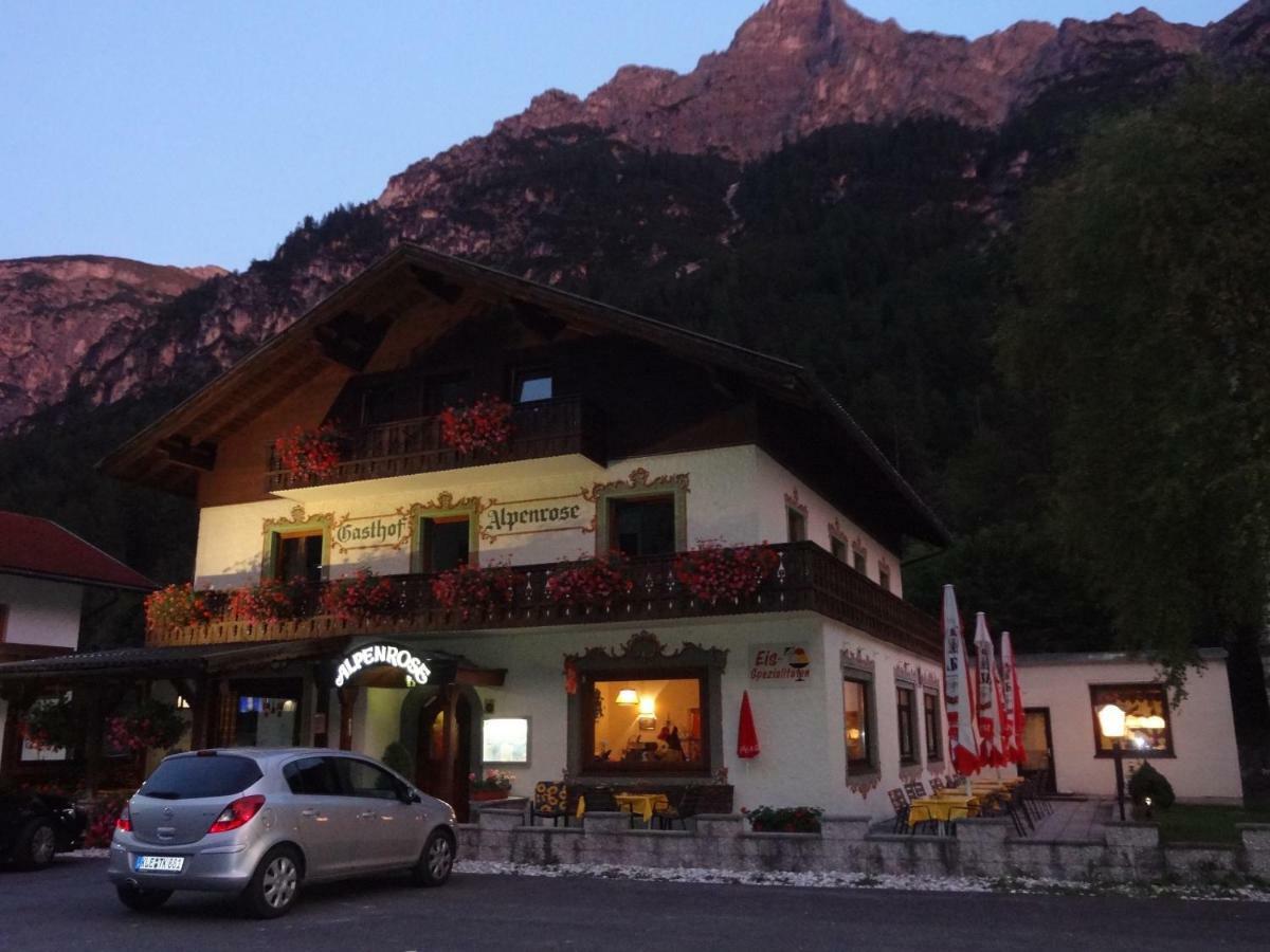 Pension Nina & Gasthof Alpenrose Gschnitz Екстериор снимка