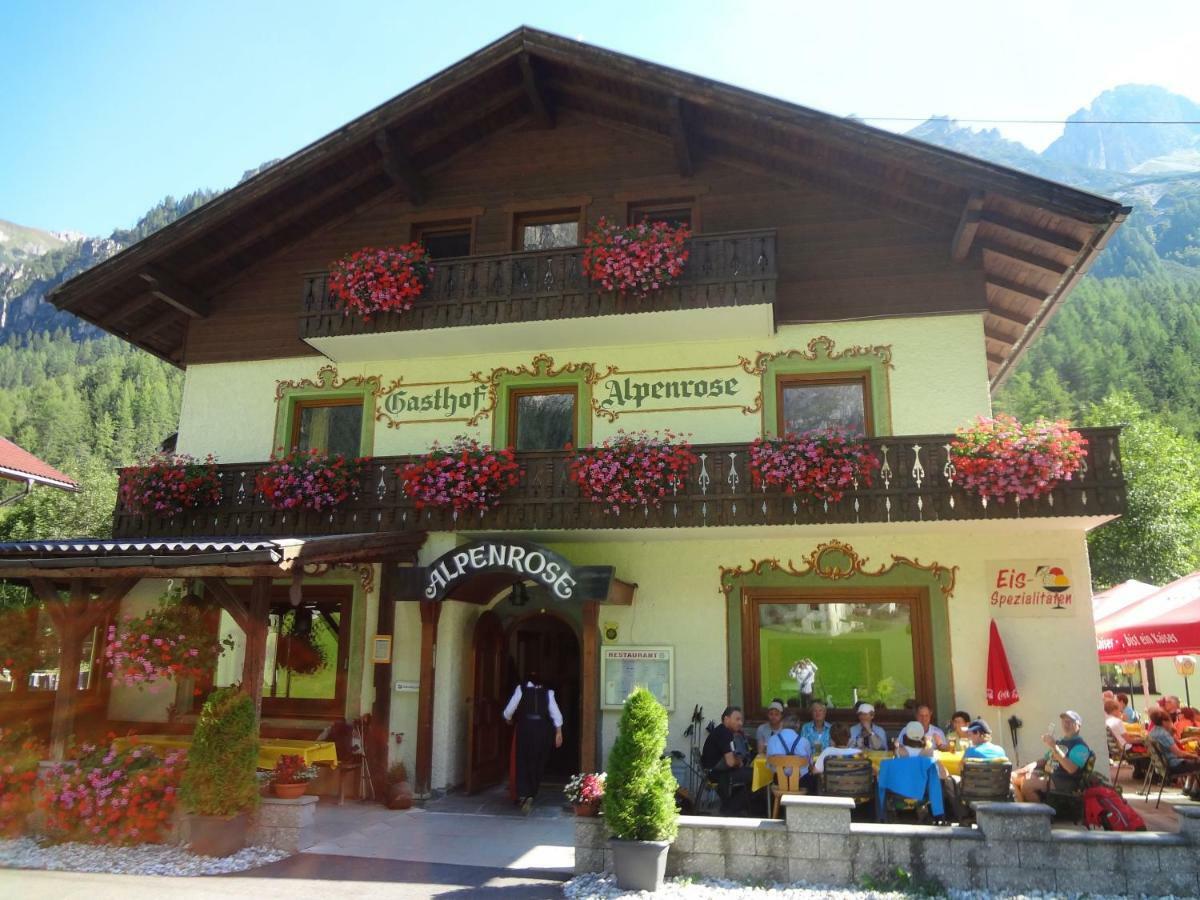 Pension Nina & Gasthof Alpenrose Gschnitz Екстериор снимка