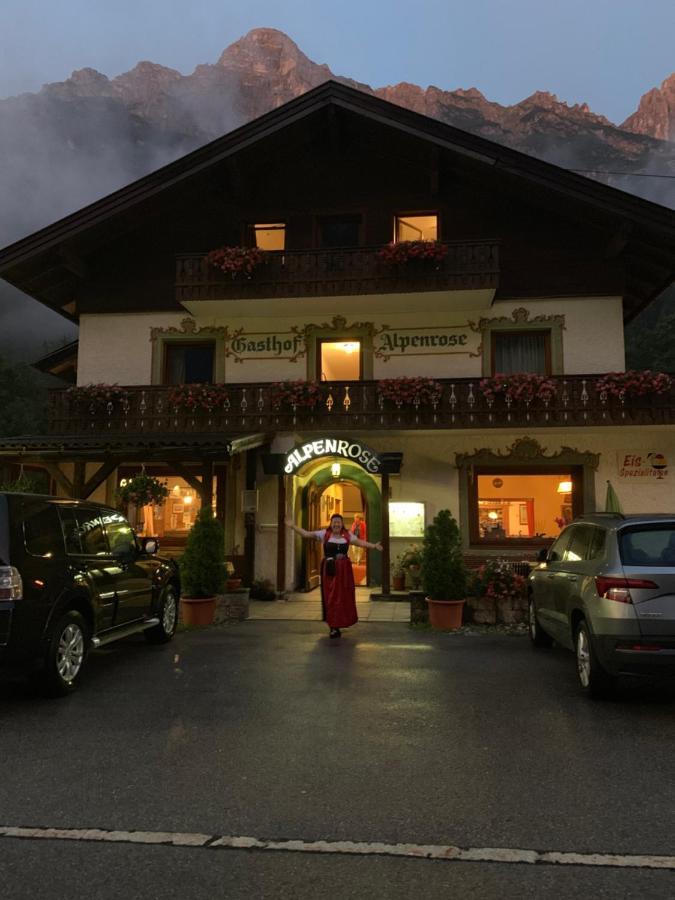 Pension Nina & Gasthof Alpenrose Gschnitz Екстериор снимка