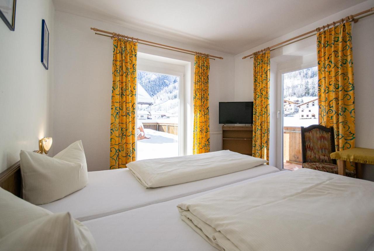 Pension Nina & Gasthof Alpenrose Gschnitz Екстериор снимка